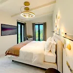 Aurora Villa *