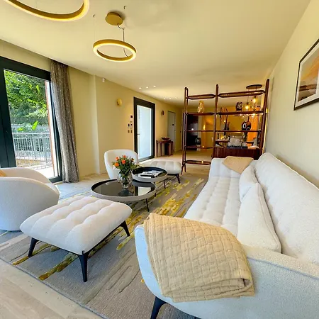 Aurora * Saint-Jean-Cap-Ferrat