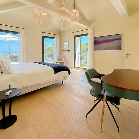 Aurora Saint-Jean-Cap-Ferrat