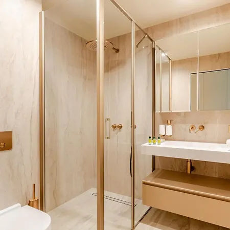 Aurora * Saint-Jean-Cap-Ferrat